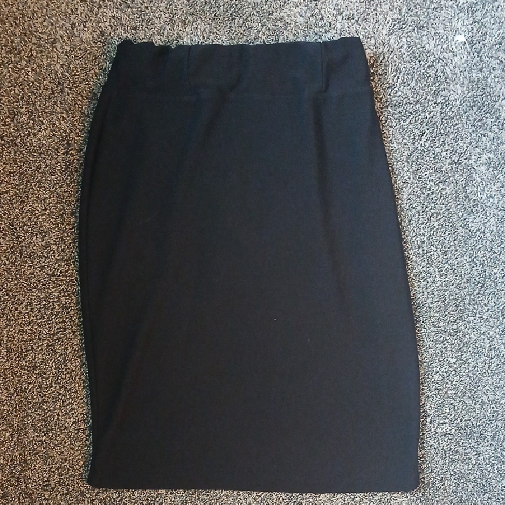 Elegant Black Pencil Skirt